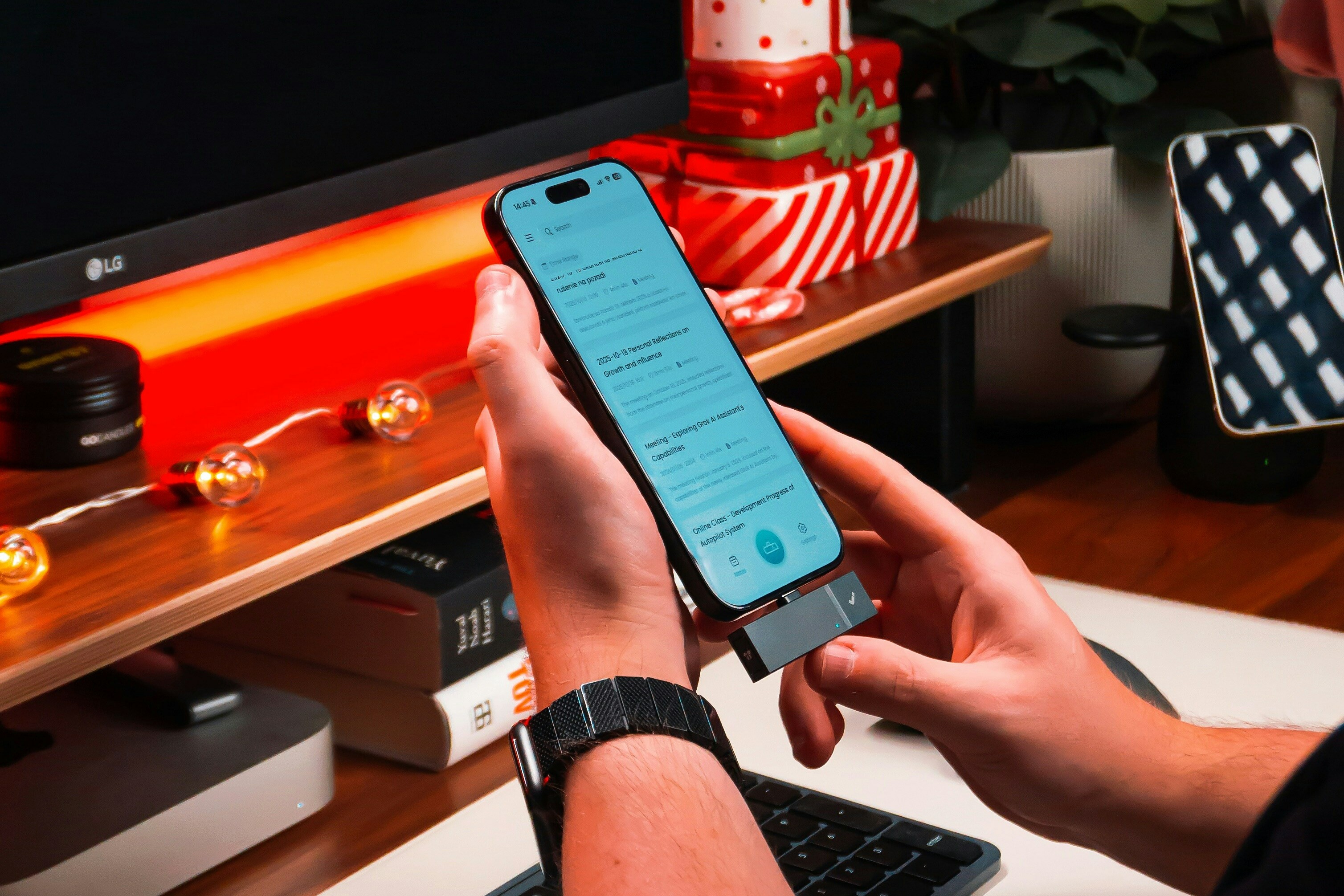 Holiday electronics